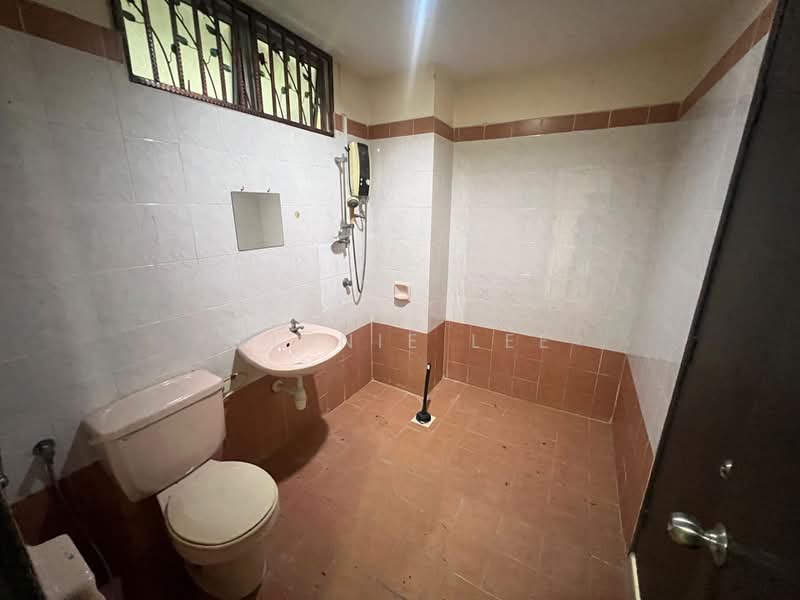 Condominium for Sale at Impian Heights - Winnie Lee - Bathroom - PropertyGuru.com.my