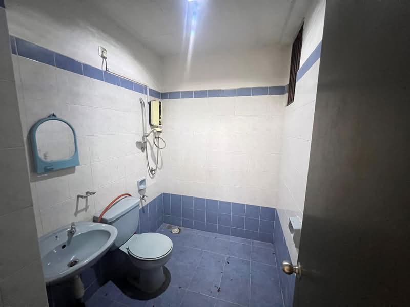 Condominium for Sale at Impian Heights - Winnie Lee - Bathroom - PropertyGuru.com.my