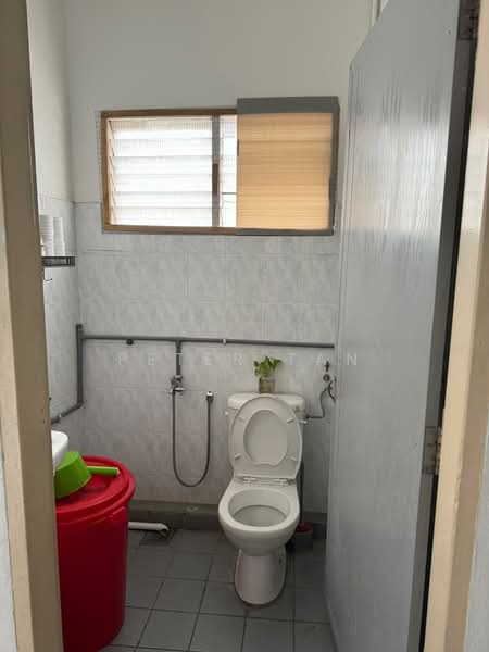 Kedai untuk Disewa di Sea Park (Petaling Jaya) - Peter Tan - Bathroom - PropertyGuru.com.my