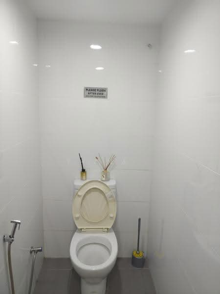 Shop / Office for Rent in Sentul Pasar (Sentul) - Thana . - Bathroom - PropertyGuru.com.my