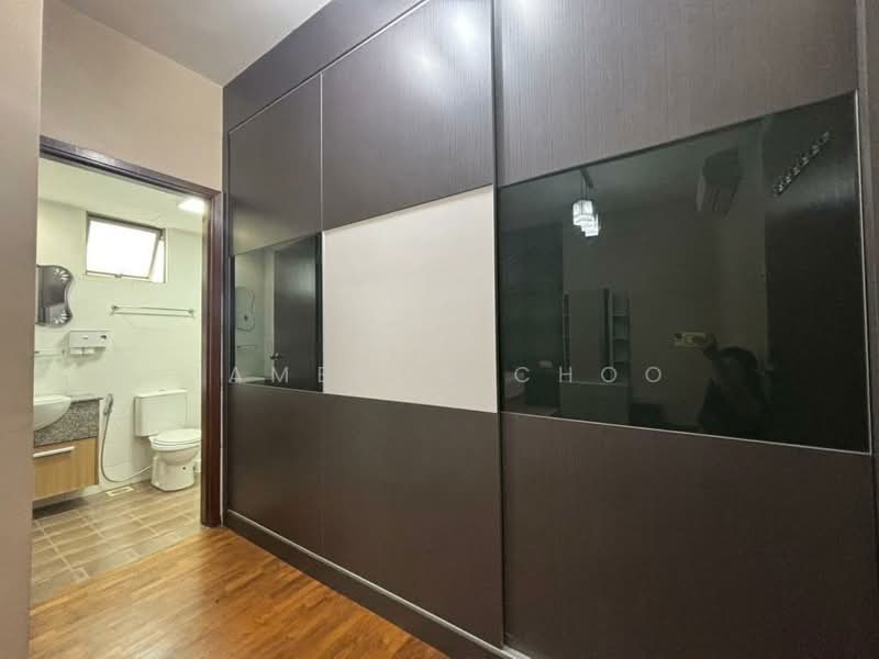 Pangsapuri untuk Disewa di Molek Pine 2 - Jameson Choo - Bathroom - PropertyGuru.com.my