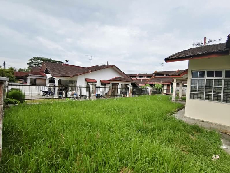Rumah Teres 1 Tingkat untuk Dijual di Taman Sutera (Johor Bahru) - Jameson Choo - Exterior - PropertyGuru.com.my