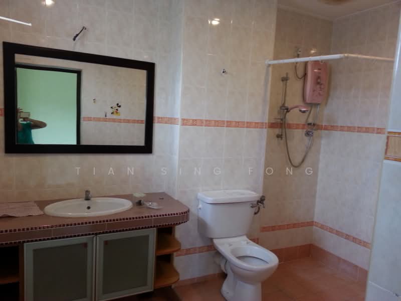 Terraced House for Sale in Bandar Kinrara Seksyen 5 (Bandar Kinrara) - Tian Sing Fong - Bathroom - PropertyGuru.com.my