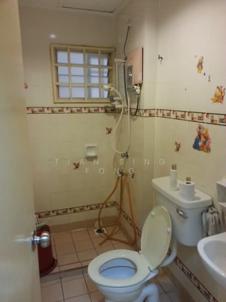Terraced House for Sale in Bandar Kinrara Seksyen 5 (Bandar Kinrara) - Tian Sing Fong - Bathroom - PropertyGuru.com.my