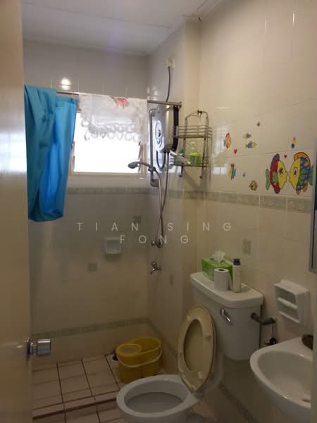 Terraced House for Sale in Bandar Kinrara Seksyen 5 (Bandar Kinrara) - Tian Sing Fong - Bathroom - PropertyGuru.com.my