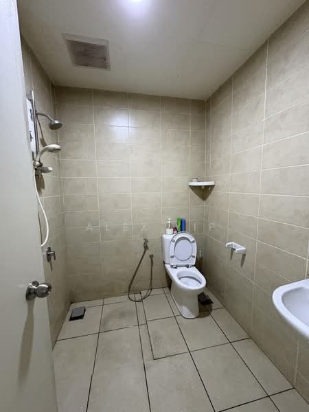 Servis Apartment untuk Dijual di i-Residence @ i-City - Alex Yip - Bathroom - PropertyGuru.com.my