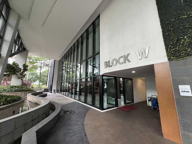Servis Apartment untuk Dijual di i-Residence @ i-City - Alex Yip - Entrance - PropertyGuru.com.my