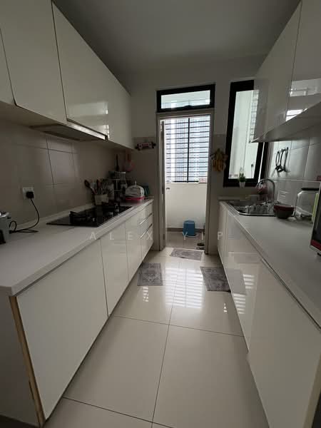 Servis Apartment untuk Dijual di i-Residence @ i-City - Alex Yip - Kitchen - PropertyGuru.com.my