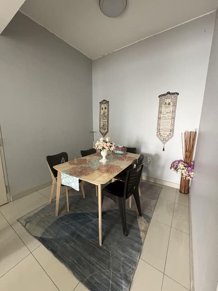Servis Apartment untuk Dijual di i-Residence @ i-City - Alex Yip - Dining Room - PropertyGuru.com.my