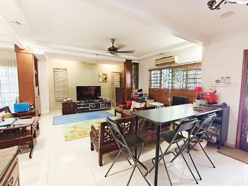 Rumah Teres 2 Tingkat untuk Dijual di Kota Kemuning (Shah Alam) - Aizuddin Ali - Living Room - PropertyGuru.com.my