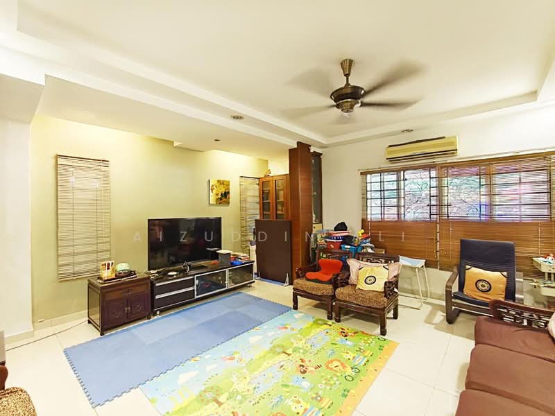 Rumah Teres 2 Tingkat untuk Dijual di Kota Kemuning (Shah Alam) - Aizuddin Ali - Living Room - PropertyGuru.com.my