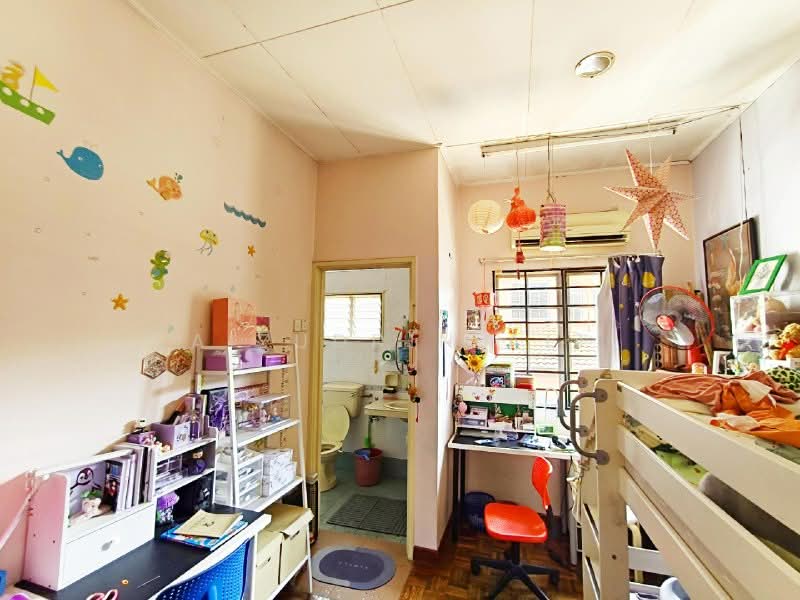 Rumah Teres 2 Tingkat untuk Dijual di Kota Kemuning (Shah Alam) - Aizuddin Ali - Bedroom - PropertyGuru.com.my