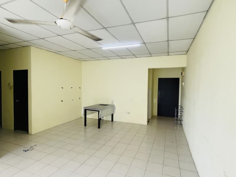 Apartment for Sale at Pangsapuri Bayu Suria (Summerfields Apartments) - Elvis Kok - Living Room - PropertyGuru.com.my