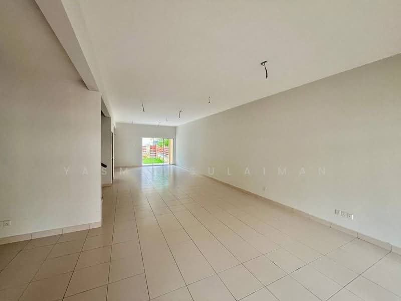 2-storey Terraced House for Sale in Denai Alam (Shah Alam) - Yasmin Sulaiman - Living Room - PropertyGuru.com.my