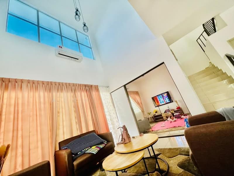 Rumah Teres 2 Tingkat untuk Dijual di Taman Nuri (Durian Tunggal) - Azrul Othman - Living Room - PropertyGuru.com.my