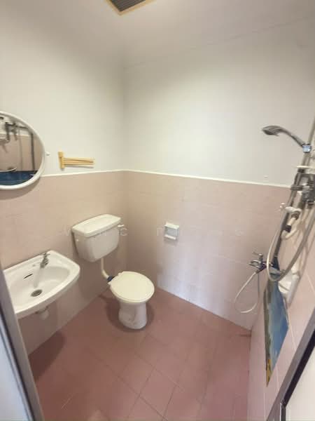 Rumah Teres 2 Tingkat untuk Dijual di Taman Desa Cheng Perdana (Cheng) - Vinc Pheng - Bathroom - PropertyGuru.com.my