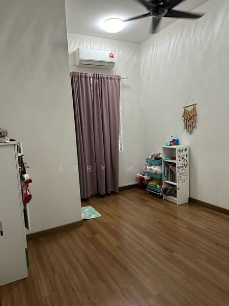 2-storey Terraced House for Rent in Kota Bayuemas (Klang) - Abby Woo - Bedroom - PropertyGuru.com.my