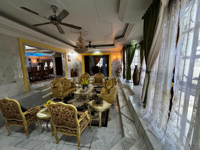 Bungalow for Sale in Taman Paroi Jaya (Paroi) - Yasmin Sulaiman - Living Room - PropertyGuru.com.my