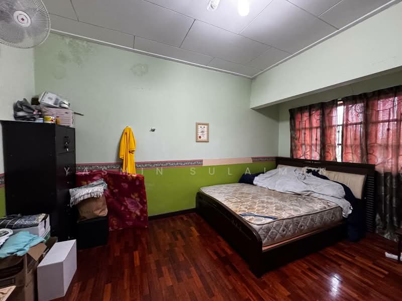 Bungalow for Sale in Taman Paroi Jaya (Paroi) - Yasmin Sulaiman - Bedroom - PropertyGuru.com.my