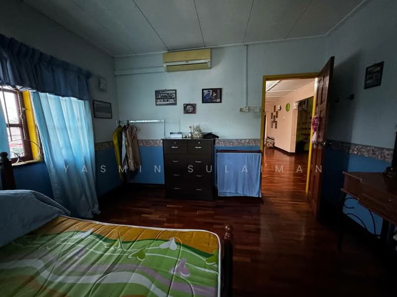 Bungalow for Sale in Taman Paroi Jaya (Paroi) - Yasmin Sulaiman - Bedroom - PropertyGuru.com.my