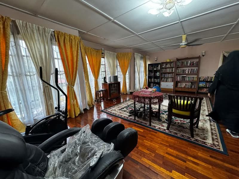 Bungalow for Sale in Taman Paroi Jaya (Paroi) - Yasmin Sulaiman - PropertyGuru.com.my