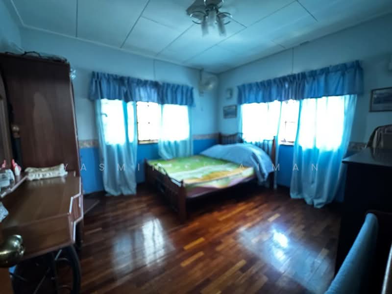 Bungalow for Sale in Taman Paroi Jaya (Paroi) - Yasmin Sulaiman - PropertyGuru.com.my