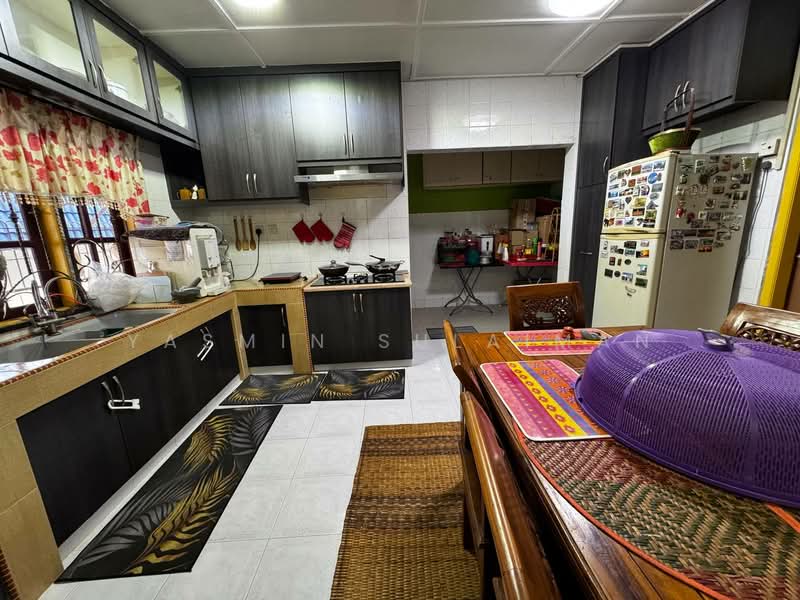 Bungalow for Sale in Taman Paroi Jaya (Paroi) - Yasmin Sulaiman - PropertyGuru.com.my