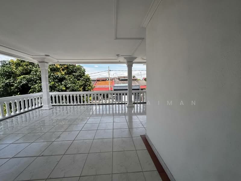 Bungalow for Sale in Taman Paroi Jaya (Paroi) - Yasmin Sulaiman - Balcony - PropertyGuru.com.my