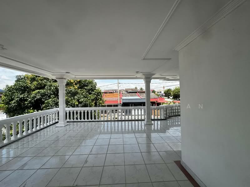 Bungalow for Sale in Taman Paroi Jaya (Paroi) - Yasmin Sulaiman - PropertyGuru.com.my