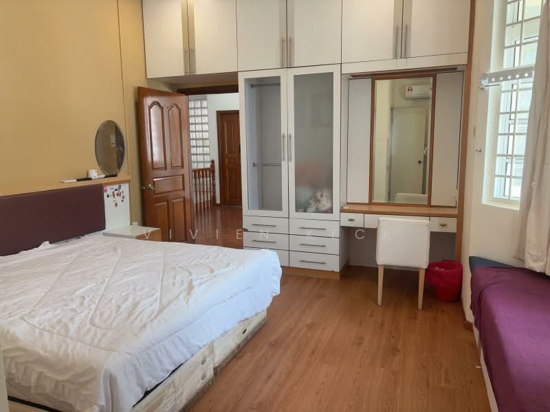 Semi-Detached House for Rent in Taman Suria (Johor Bahru) - Vivien Keck - Bedroom - PropertyGuru.com.my