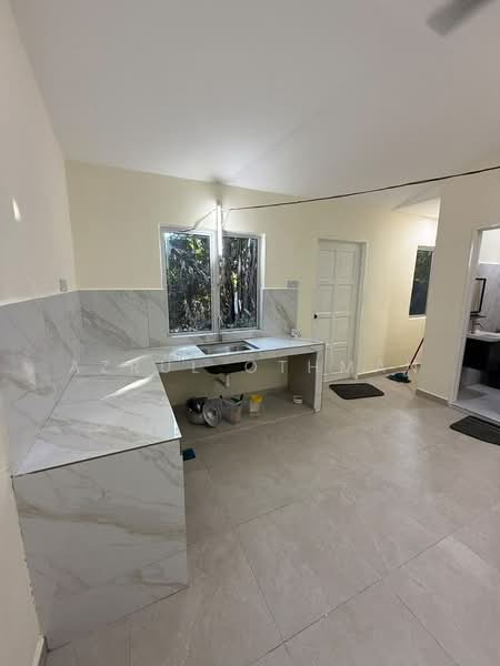 Rumah Teres 1 Tingkat untuk Dijual di Taman Bukit Mutiara (Seremban) - Azrul Othman - Kitchen - PropertyGuru.com.my