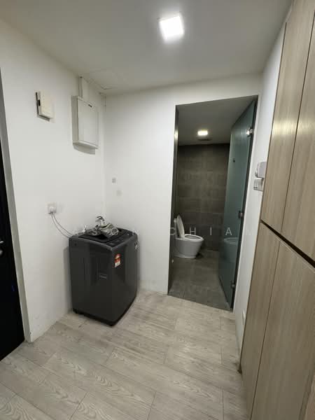 Servis Apartment untuk Disewa di Sky Park - Jason Chiam - Bathroom - PropertyGuru.com.my