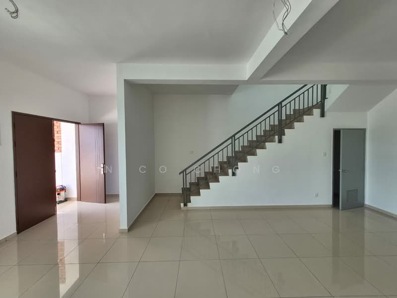 Rumah Teres 2 Tingkat untuk Dijual di Kampung Sentosa Barat (Pasir Gudang) - Nico Chong - Living Room - PropertyGuru.com.my