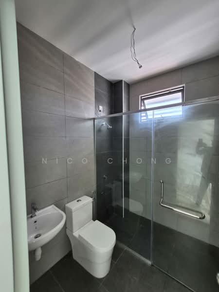 Rumah Teres 2 Tingkat untuk Dijual di Kampung Sentosa Barat (Pasir Gudang) - Nico Chong - Bathroom - PropertyGuru.com.my