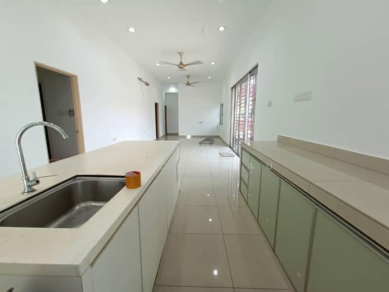 Bungalow for Rent in Kampung Kebun Teh (Johor Bahru) - Jordan Kau - PropertyGuru.com.my