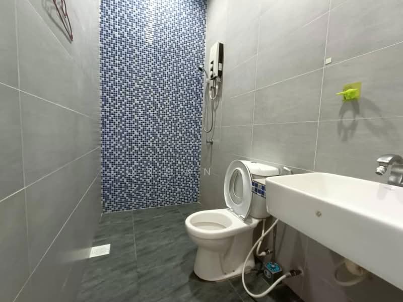 Bungalow for Rent in Kampung Kebun Teh (Johor Bahru) - Jordan Kau - PropertyGuru.com.my