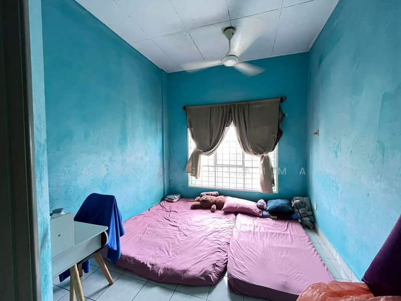 Pangsapuri untuk Dijual di Pangsapuri Seroja - Yasmin Sulaiman - Bedroom - PropertyGuru.com.my