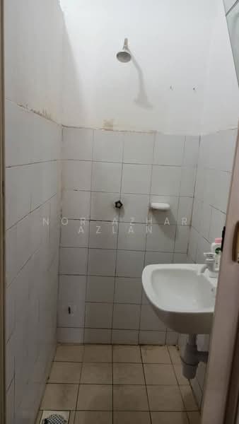Rumah Flat untuk Dijual di Taman Medan Cahaya - Nor Azhar Azlan - Bathroom - PropertyGuru.com.my