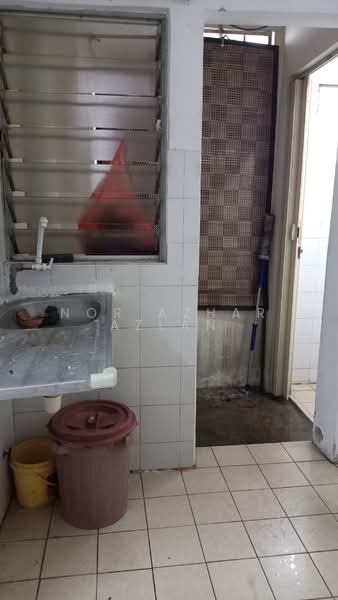 Rumah Flat untuk Dijual di Taman Medan Cahaya - Nor Azhar Azlan - Interior - PropertyGuru.com.my