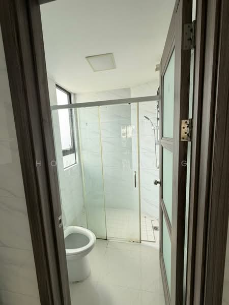 Pangsapuri untuk Disewa di Starview Bay @ Forest City - Hong Charng Lee - Bathroom - PropertyGuru.com.my