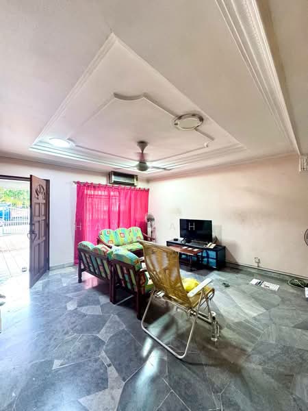 2-storey Terraced House for Sale in Ampang Jaya (Ampang) - Hamizah . - Living Room - PropertyGuru.com.my