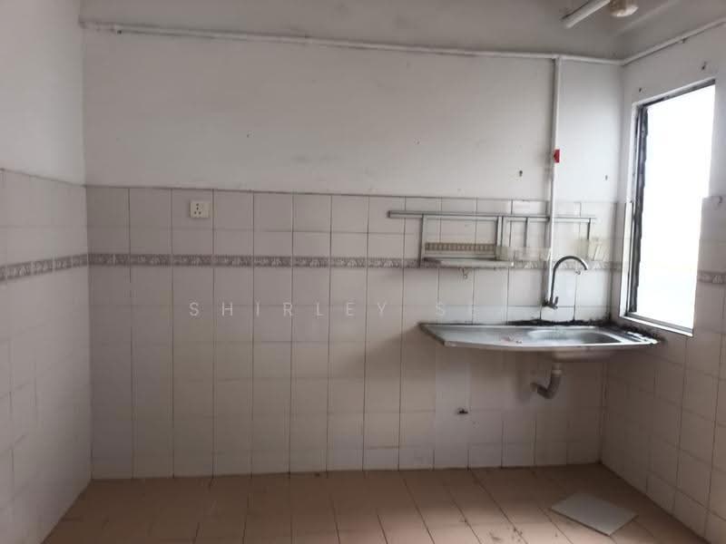 Kondominium untuk Dijual di Midah Ria Condominium - Shirley Sea - Kitchen - PropertyGuru.com.my