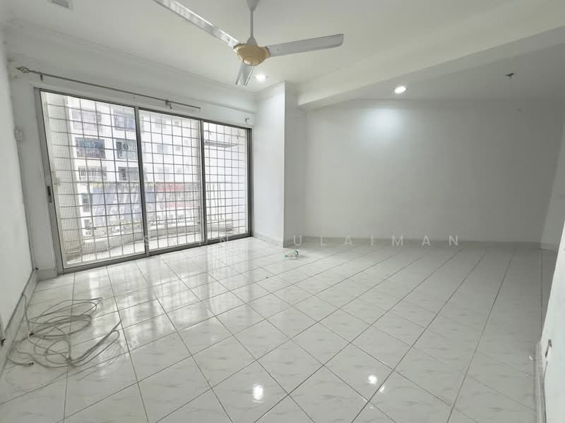 Kondominium untuk Dijual di D'Casa Condominium - Yasmin Sulaiman - Living Room - PropertyGuru.com.my
