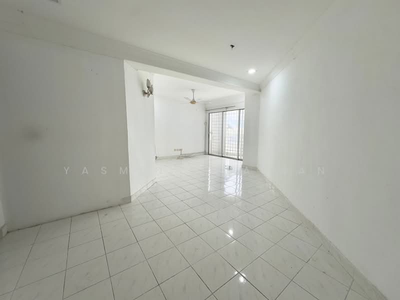 Kondominium untuk Dijual di D'Casa Condominium - Yasmin Sulaiman - Living Room - PropertyGuru.com.my