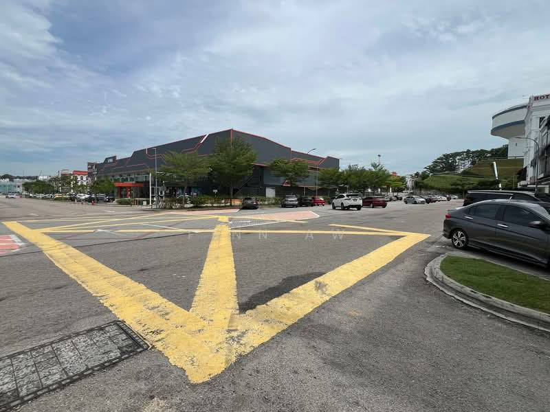 Kedai untuk Dijual di Taman Mount Austin (Tebrau) - Finn Aw - Exterior - PropertyGuru.com.my