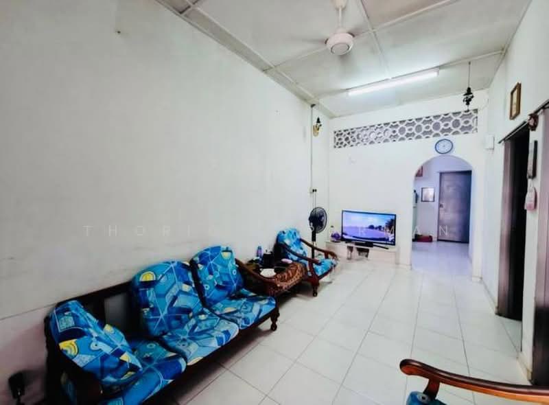 1-storey Terraced House for Sale in Medan Idaman (Setapak) - Thoriq Suparman - Living Room - PropertyGuru.com.my