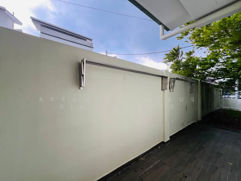 Rumah Teres 3 Tingkat untuk Dijual di Taman Universiti (Bangi) - Akramin Firdaus Bin Mokhtar - PropertyGuru.com.my