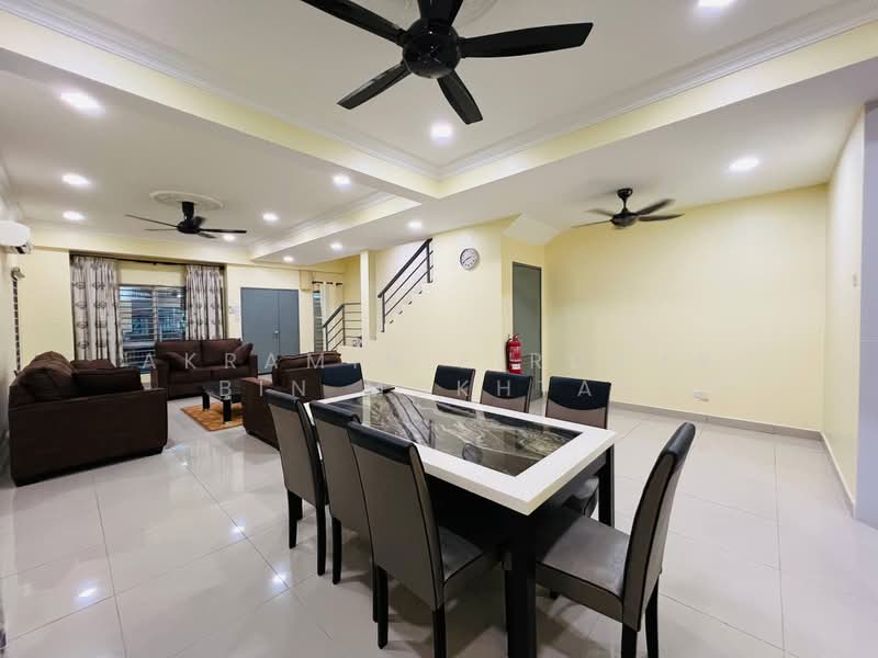 Rumah Teres 3 Tingkat untuk Dijual di Taman Universiti (Bangi) - Akramin Firdaus Bin Mokhtar - PropertyGuru.com.my