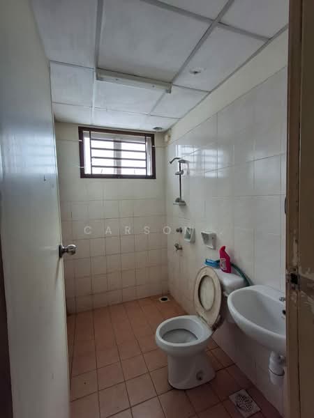 Service Residence for Sale at Nusa Perdana Apartment - Carson . - Bathroom - PropertyGuru.com.my