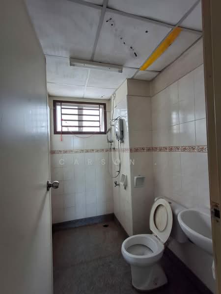 Service Residence for Sale at Nusa Perdana Apartment - Carson . - Bathroom - PropertyGuru.com.my
